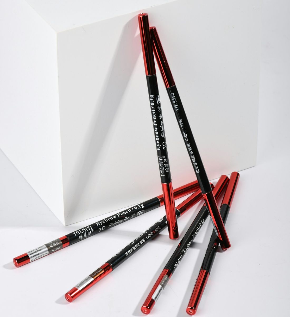 Galleria foto 'Sopracciglia folte e curate: le tip da seguire' - foto 4