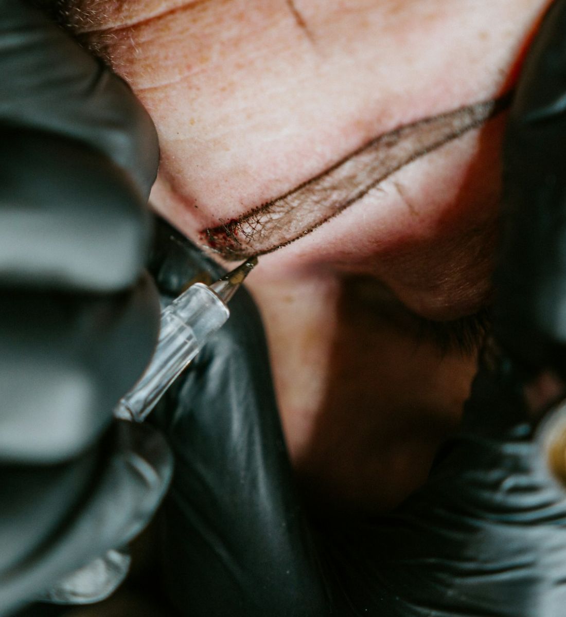 Galleria foto 'Sopracciglia folte e curate: le tip da seguire' - foto 5