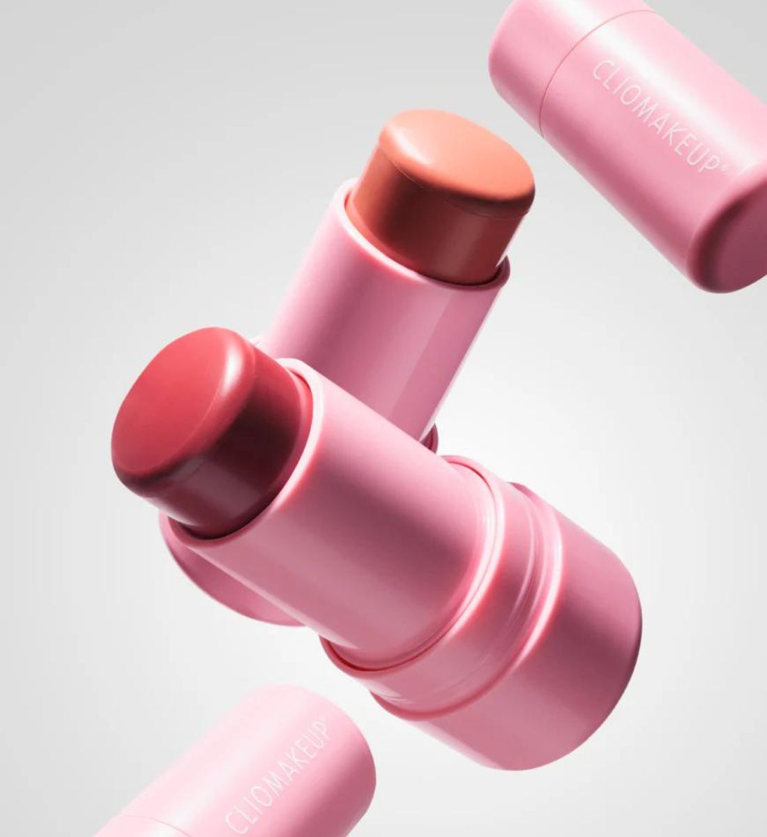 Galleria foto 'Blush liquido, in polvere o crema: la consistenza migliore per l’estate 2024' - foto 4