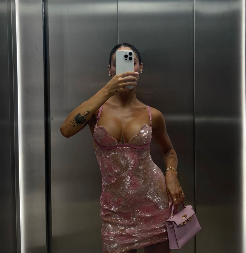 Galleria foto 'Giulia De Lellis sceglie il Look pink, è una bomba sexy!' - foto 1