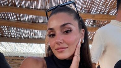 Hande Ercel, il Look provocante per la serata in discoteca: che sexy!