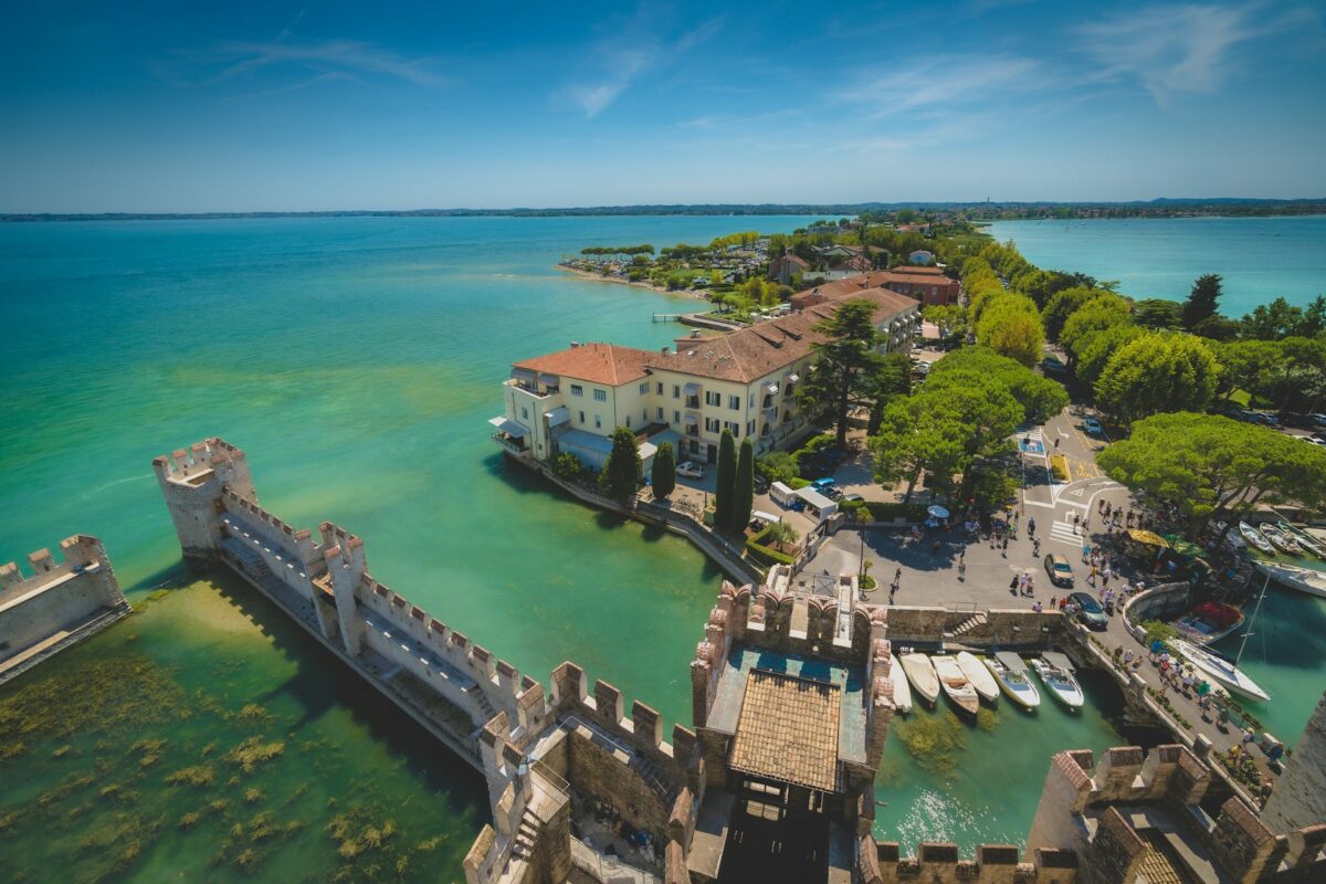 Galleria foto 'Una delle spiagge più belle e selvagge d’Italia si trova in Lombardia. E’ tutto vero!' - foto 1