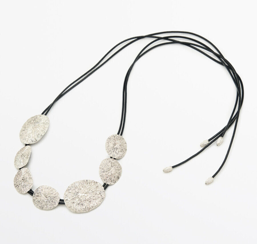 Galleria foto 'L’Accessorio must-have dell’estate te lo propone Massimo Dutti. Che stile!' - foto 1