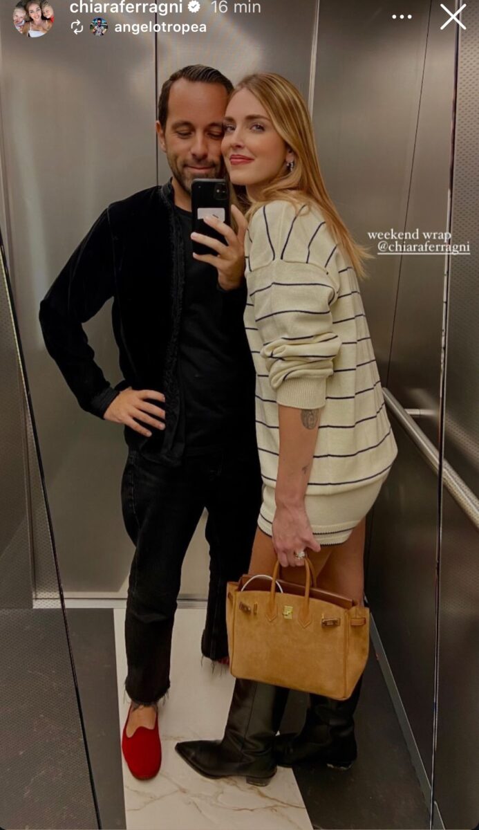 Galleria foto 'Chiara Ferragni, look cozy per divertirsi con gli amici mentre continuano le Polemiche' - foto 1