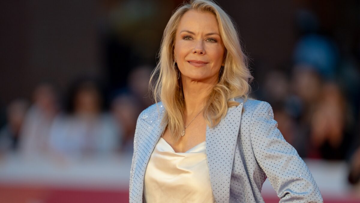 Galleria foto 'Festa del Cinema di Roma, Katherine Kelly Lang porta gli shorts sul red carpet: il Look della protagonista di Beautiful' - foto 1