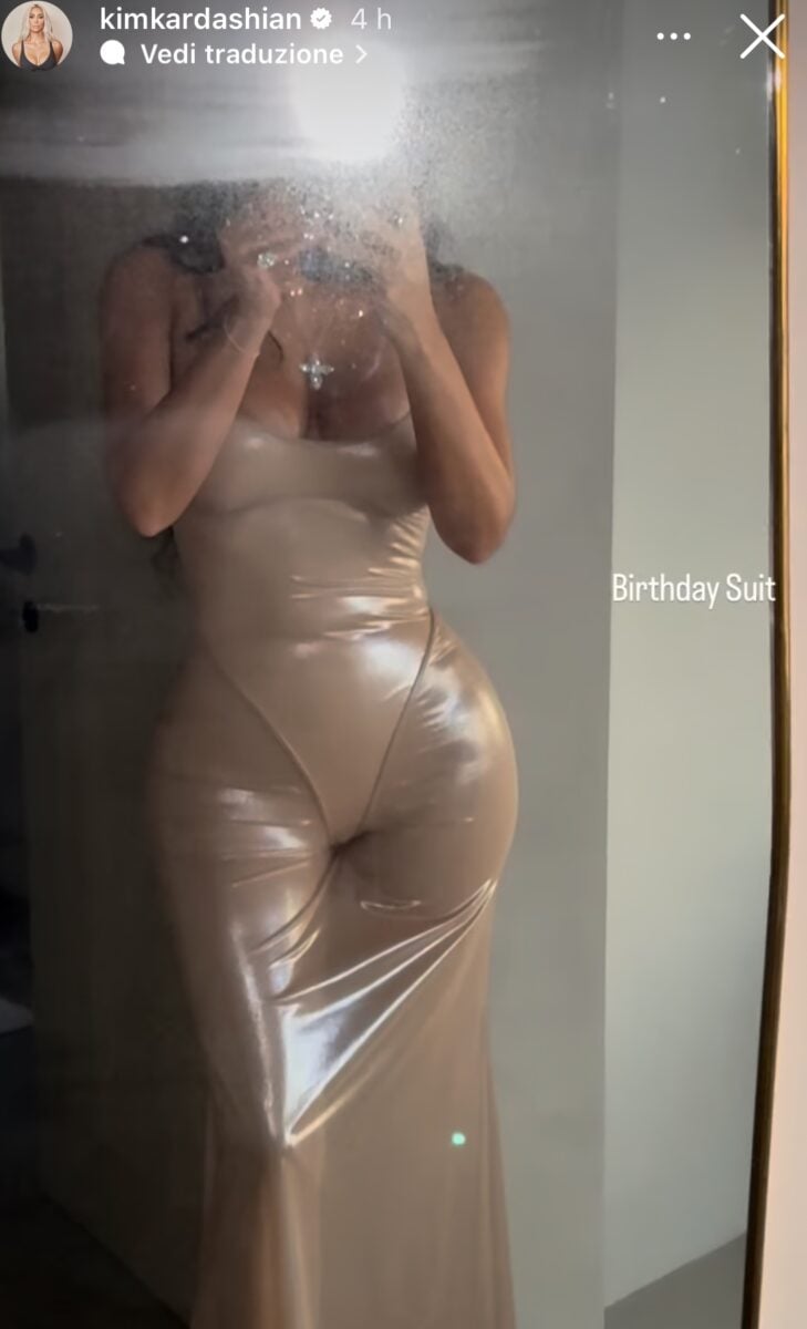 Galleria foto 'Kim Kardashian compie 44 anni e sfoggia un sensuale nude Look (FOTO)' - foto 1