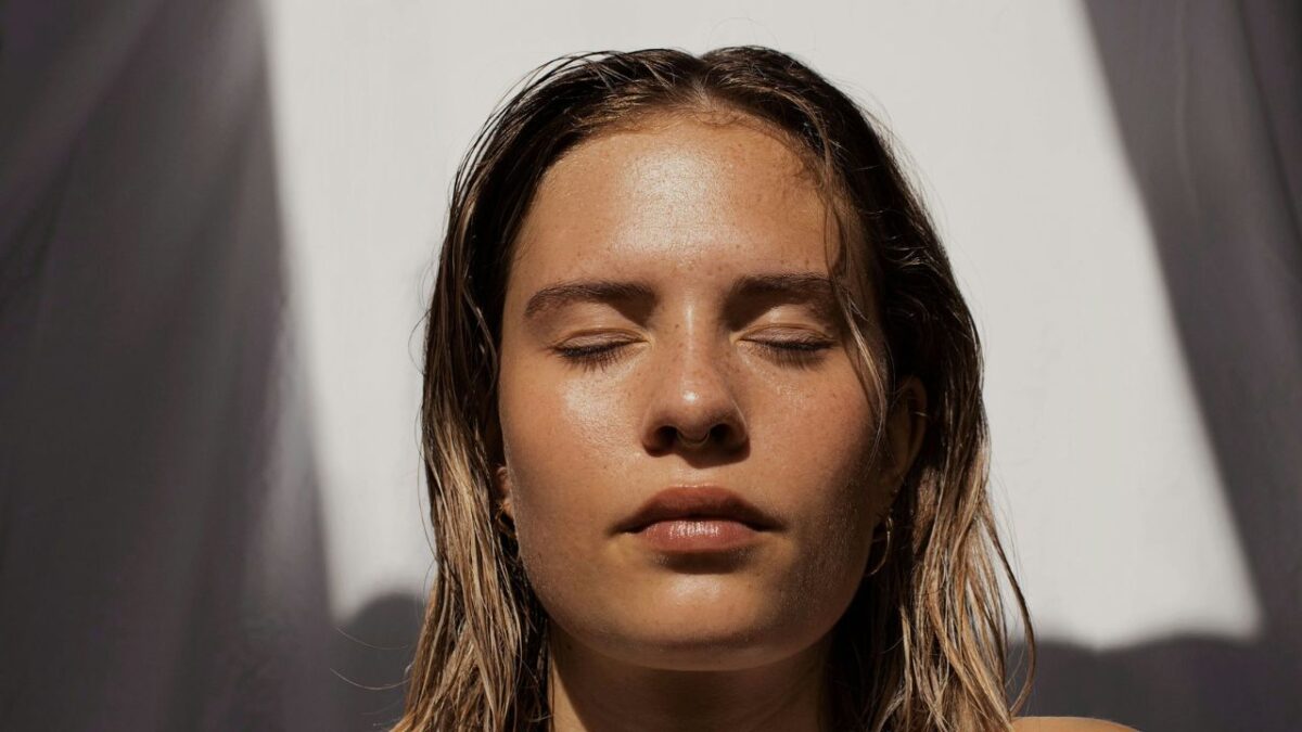 5 esfolianti all’acido lattico: delicati e illuminanti per la pelle