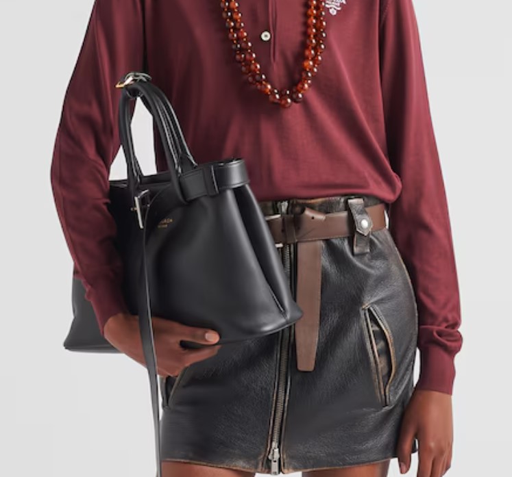 Prada firma la It-bag più desiderata della stagione Prada firma la It-bag più desiderata della stagione