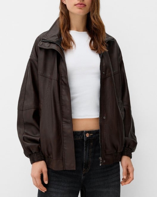 Il Bomber in similpelle di Bershka è il capo del momento! Il Bomber in similpelle di Bershka è il capo del momento!