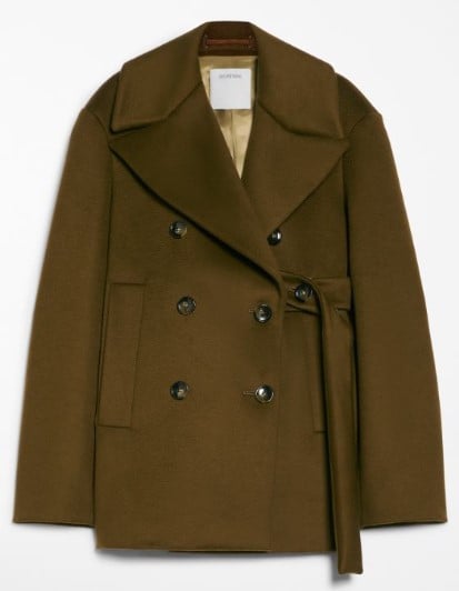 Dimentica le Giacche nere: questo è il colore chic più trendy dell’inverno 2025 Dimentica le Giacche nere: questo è il colore chic più trendy dell’inverno 2025