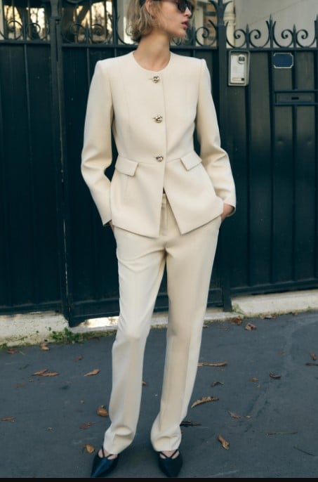 Chic e minimal: il Tailleur firmato Zara da avere assolutamente nell’armadio! Chic e minimal: il Tailleur firmato Zara da avere assolutamente nell’armadio!