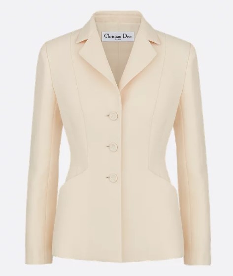 Scommettiamo che il Blazer a clessidra sarà il tuo prossimo acquisto? Scommettiamo che il Blazer a clessidra sarà il tuo prossimo acquisto?