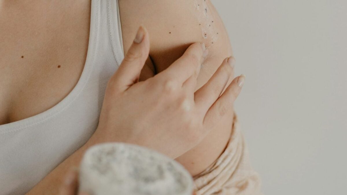 Scrub, gommage o peeling? Come scegliere l’esfoliante giusto