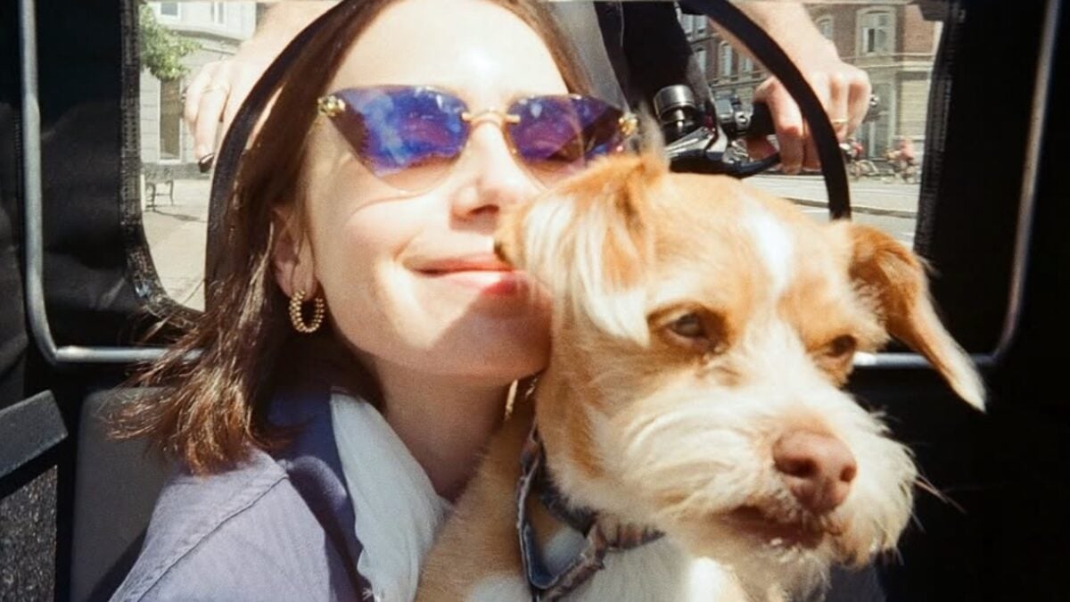 Galleria foto 'Lily Collins in Vivienne Westwood è la cosa più Glamour che vedrete oggi (FOTO)' - foto 1