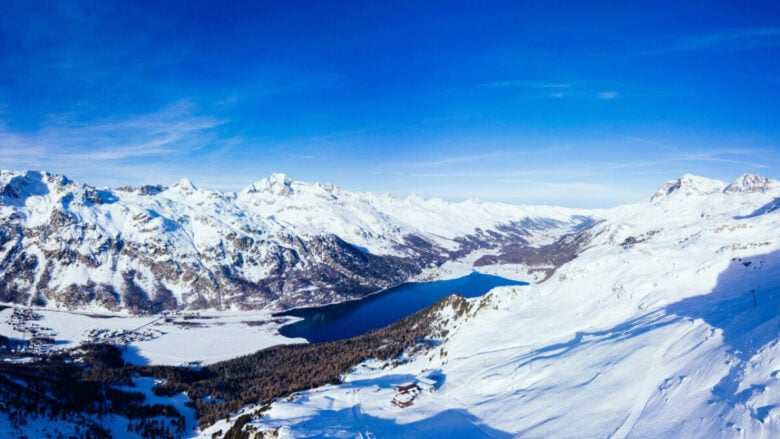 Sciare spendendo pochissimo: le località italiane dove la settimana bianca costa meno di quanto pensi!