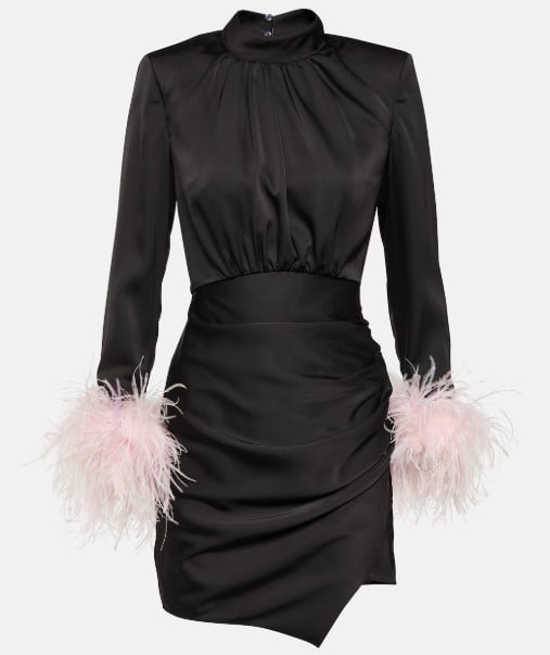 Leggeri ed eleganti, gli Abiti con le Piume sono un must delle Feste! Leggeri ed eleganti, gli Abiti con le Piume sono un must delle Feste!