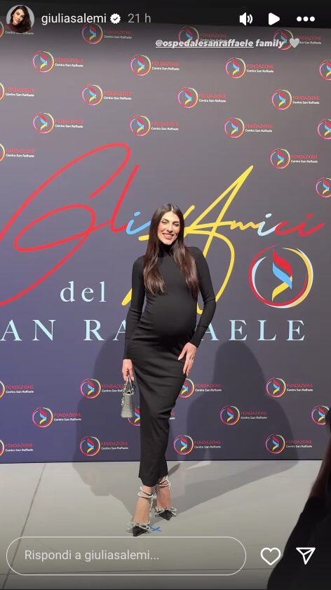 Giulia Salemi, super femminile con l’abito dolcevita: un evergreen da avere sempre nell’armadio! Giulia Salemi, super femminile con l’abito dolcevita: un evergreen da avere sempre nell’armadio!