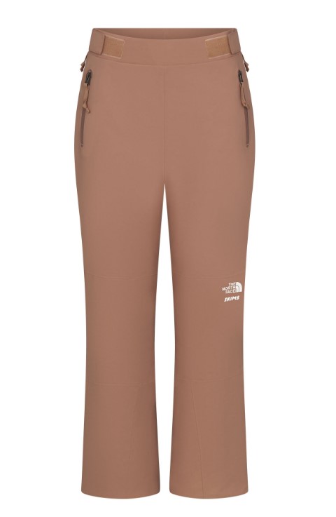 The North Face x SKIMS: tutto sulla nuova collezione Skiwear che porta lo stile sulle piste da sci The North Face x SKIMS: tutto sulla nuova collezione Skiwear che porta lo stile sulle piste da sci