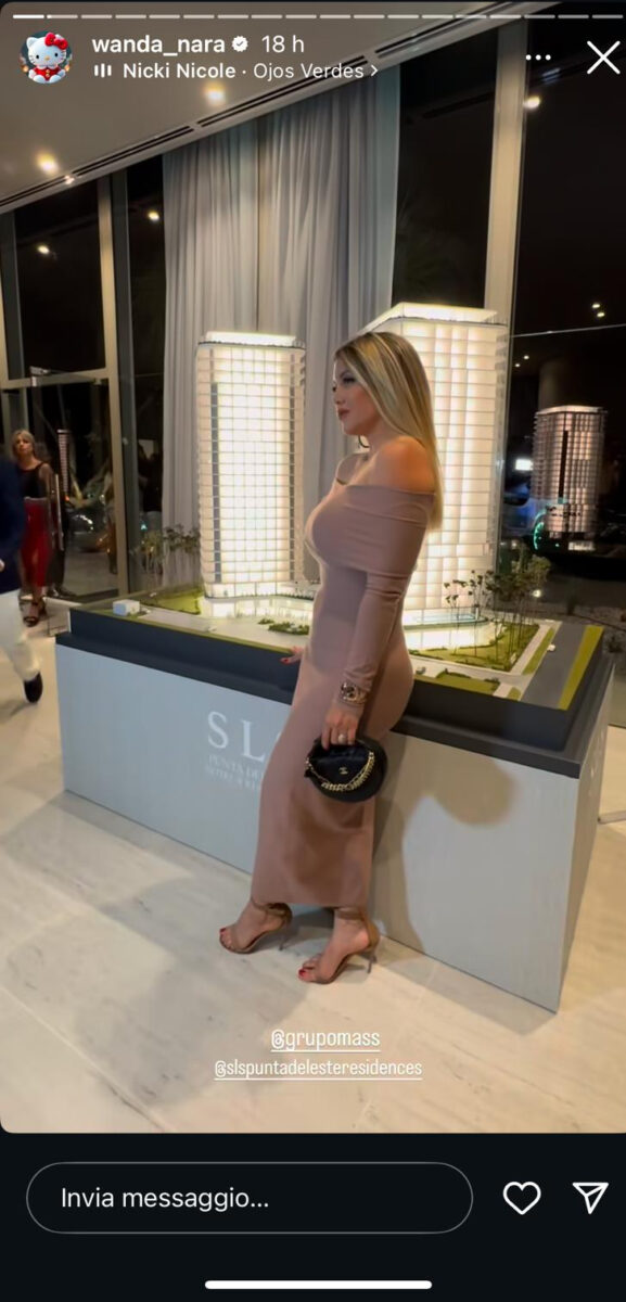 Wanda Nara, abito lungo a fascia e spalle scoperte: il Look da copiare subito! Wanda Nara, abito lungo a fascia e spalle scoperte: il Look da copiare subito!
