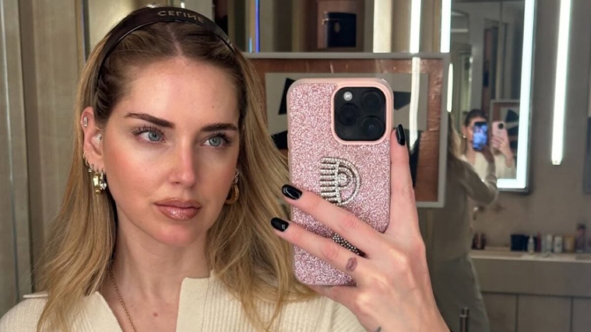 Chiara Ferragni, con la maxi pelliccia è uno schianto! FOTO