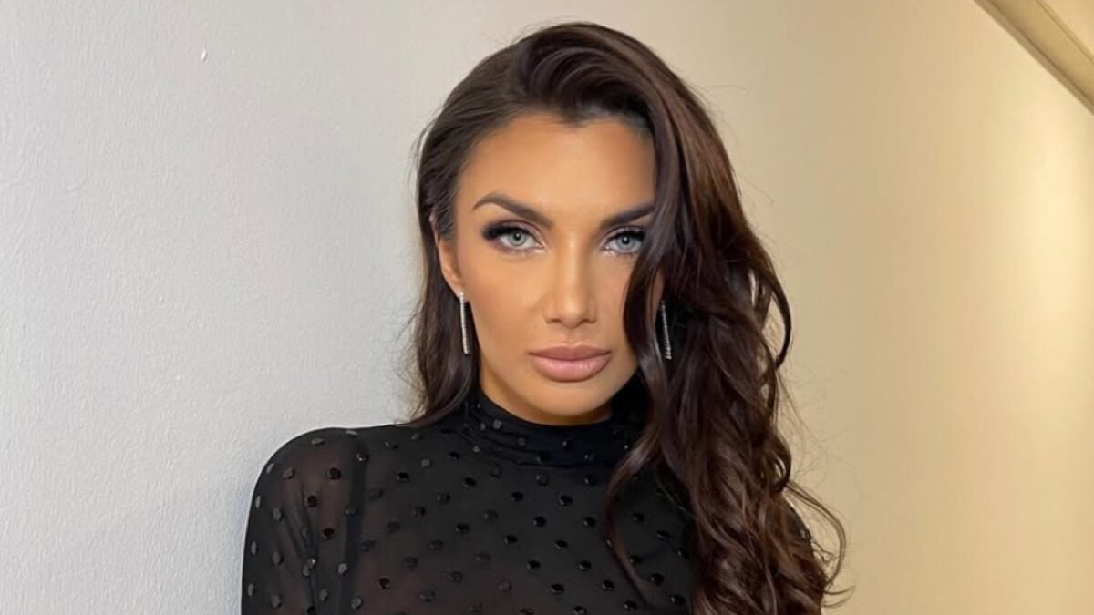 Elettra Lamborghini sfoggia il perfetto tailleur per tutti i giorni: copialo subito!