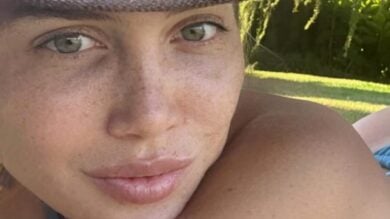Wanda Nara, selfie sexy allo specchio con il bikini che esalta il fisico perfetto! FOTO
