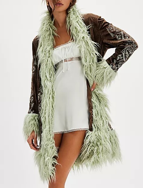 Il Penny Lane Coat è il capospalla boho-rock a prova di trendsetter! Il Penny Lane Coat è il capospalla boho-rock a prova di trendsetter!