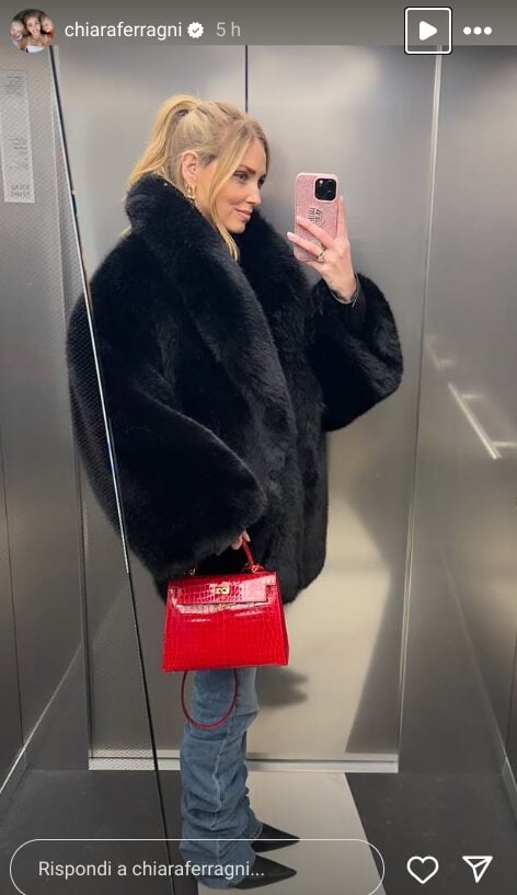 Chiara Ferragni, con la maxi pelliccia è uno schianto! FOTO Chiara Ferragni, con la maxi pelliccia è uno schianto! FOTO