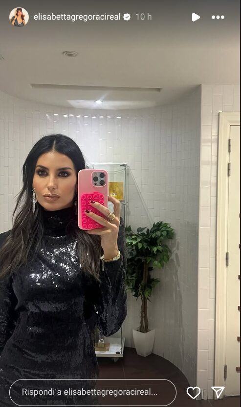 L’abito in paillettes di Elisabetta Gregoraci è quello che ti serve per questo inverno: compralo subito! L’abito in paillettes di Elisabetta Gregoraci è quello che ti serve per questo inverno: compralo subito!