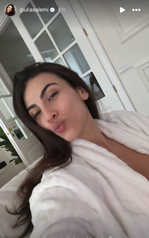 Giulia Salemi, più bella e radiosa che mai post parto: lo scatto da neo mamma (al naturale) è la cosa più bella che vedrai oggi! Giulia Salemi, più bella e radiosa che mai post parto: lo scatto da neo mamma (al naturale) è la cosa più bella che vedrai oggi!