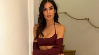 Elisabetta Gregoraci sceglie il completo due pezzi come must per la primavera: da sfoggiare tutti i giorni!