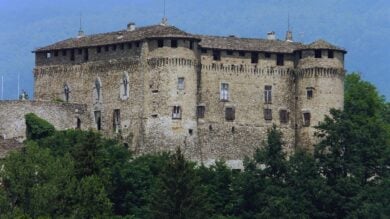Scopri questo splendido Borgo e il suo fiabesco Castello sull’Appennino parmense