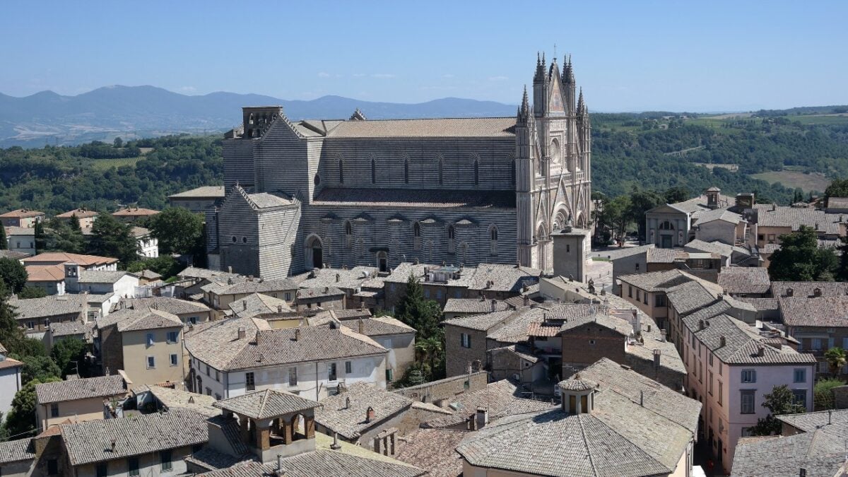 La meta italiana vincitrice del Traveller Review Awards 2025: un borgo eccezionale da scoprire subito!