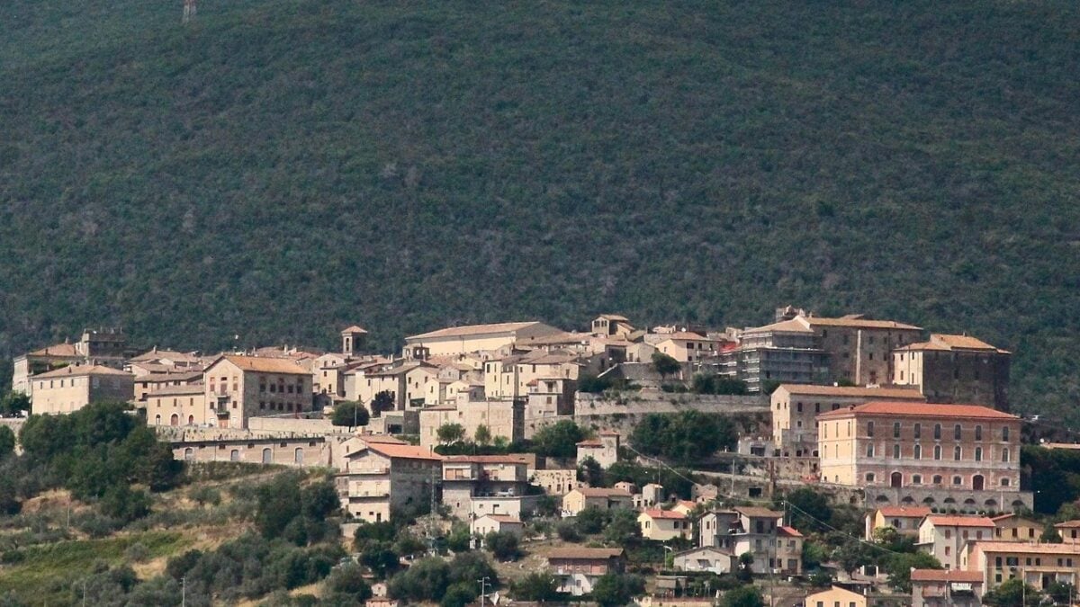 Scopri questo Borgo Umbro che domina la Valle del Tevere con il suo fascino medievale​