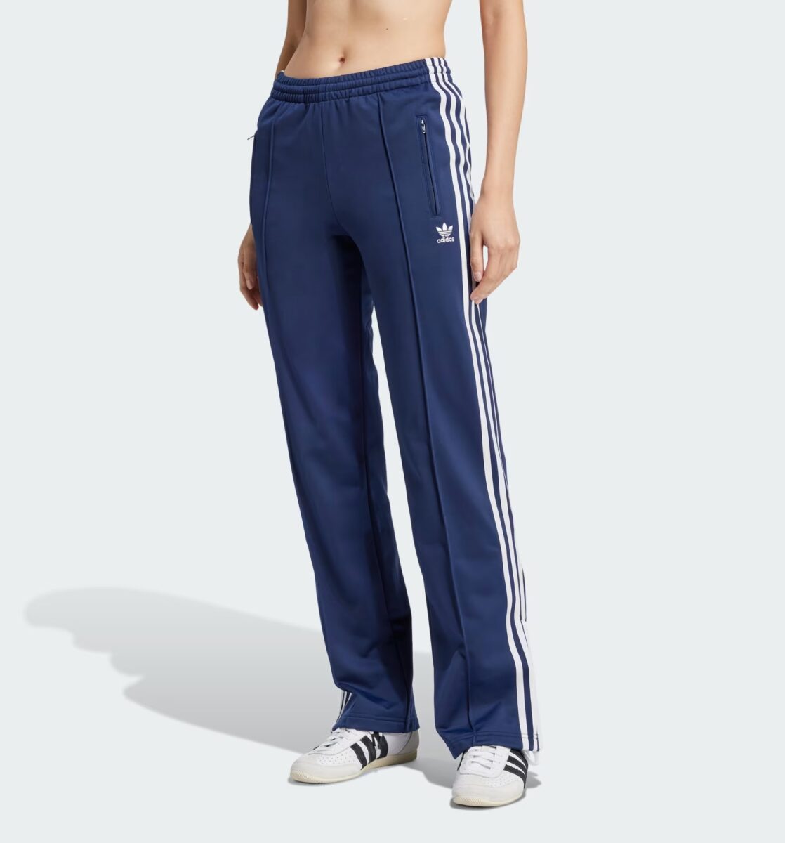 Tutte pazze per questi Pantaloni Adidas, un vero must! Tutte pazze per questi Pantaloni Adidas, un vero must!
