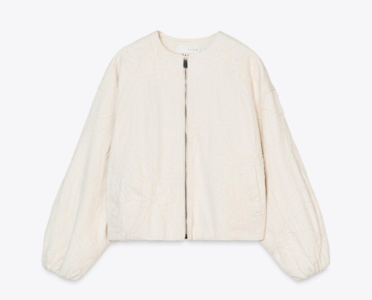 Originale e ricercata, la Giacca ricamata by Zara è un must di Primavera Originale e ricercata, la Giacca ricamata by Zara è un must di Primavera