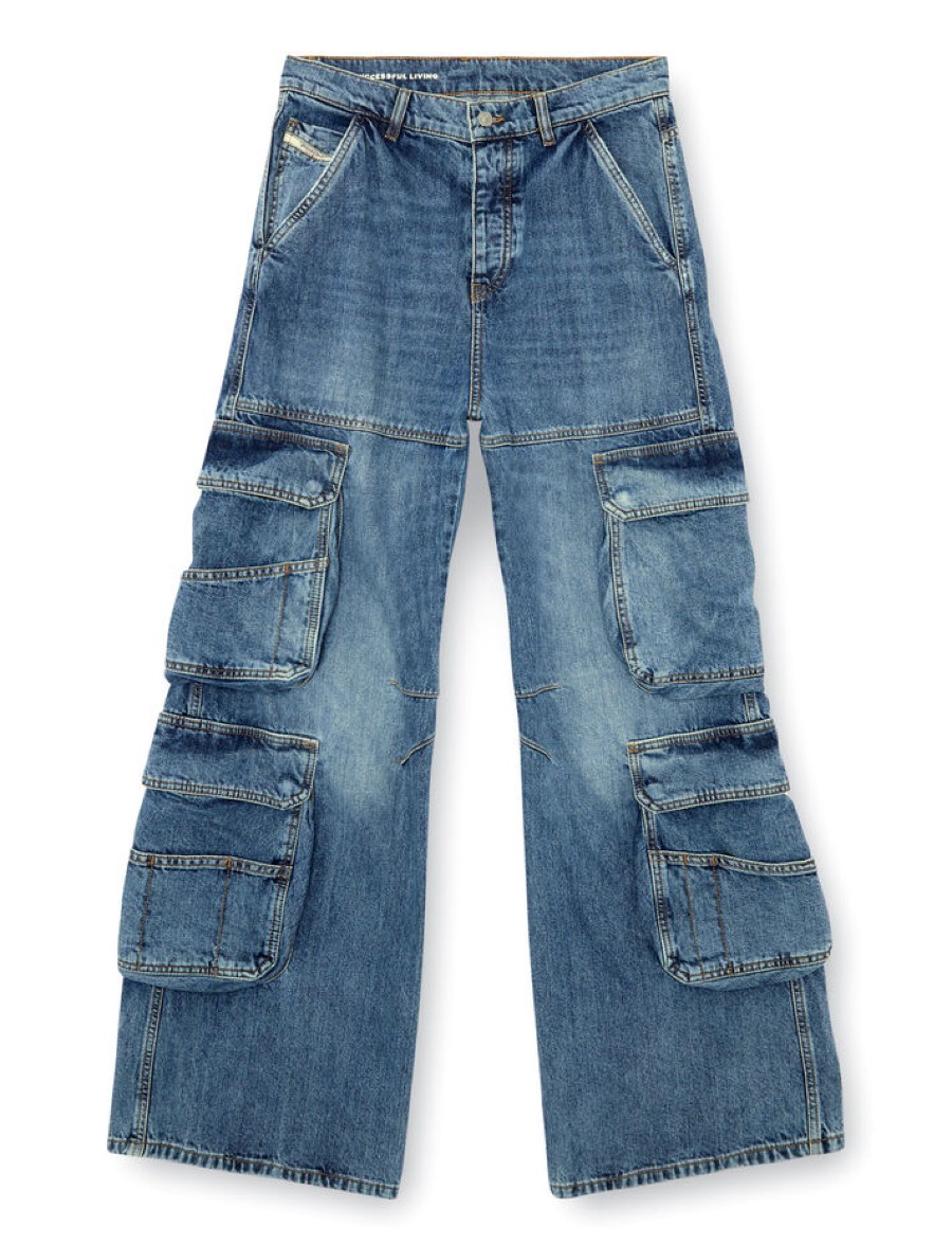 I Pantaloni a vita bassa sono il grande trend della Primavera 2025 I Pantaloni a vita bassa sono il grande trend della Primavera 2025