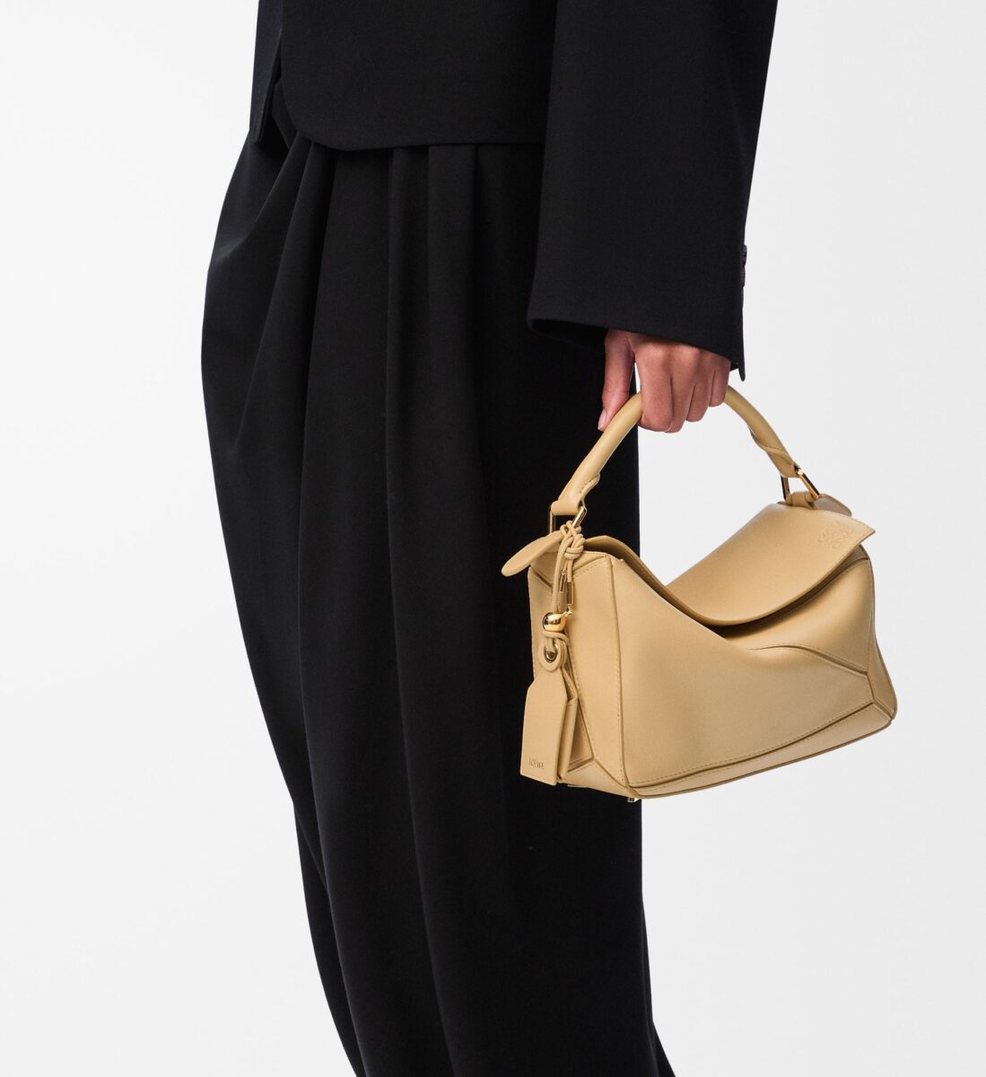 Tutte pazze per questa iconica Borsa Loewe Tutte pazze per questa iconica Borsa Loewe