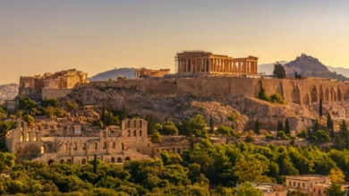 Atene è la meta perfetta per un weekend low cost di Primavera