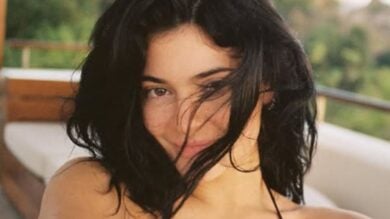 Kylie Jenner, in bikini e senza trucco: gli scatti al naturale fanno impazzire i fan!