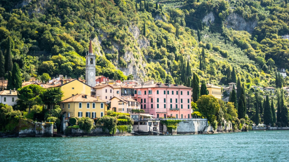 Lo splendido borgo sul Lago di Como che ha conquistato anche George Clooney!