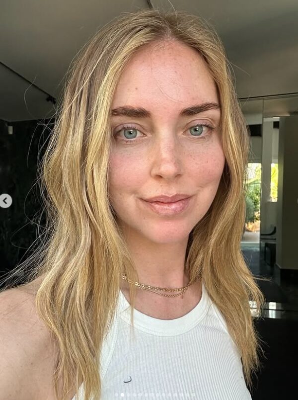Chiara Ferragni, senza trucco e con waves effetto messy: il selfie che fa impazzire i fan! Chiara Ferragni, senza trucco e con waves effetto messy: il selfie che fa impazzire i fan!