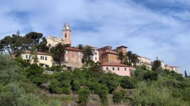 E’ la culla del Vermentino, uno splendido Borgo sulle colline Liguri da scoprire subito!