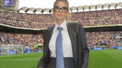Diletta Leotta, per il bordo campo sceglie un ‘Look maschile’ ma il risultato è sexy-chic!