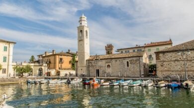 E’ uno dei Borghi più belli del Veneto, un angolo di paradiso su Lago di Garda