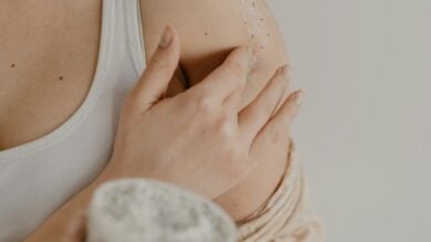 Prepara la pelle alla bella stagione con questi scrub profumatissimi