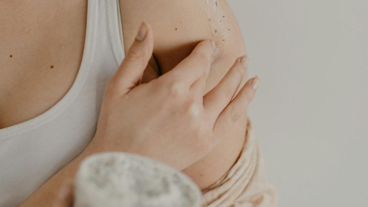 Prepara la pelle alla bella stagione con questi scrub profumatissimi