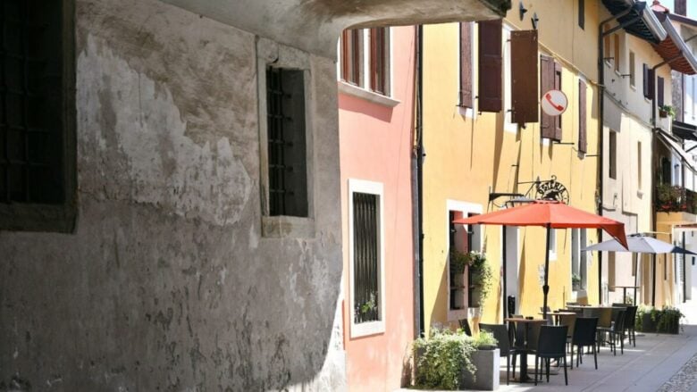 Il borgo del Friuli Venezia Giulia dove l’arte è in ogni angolo