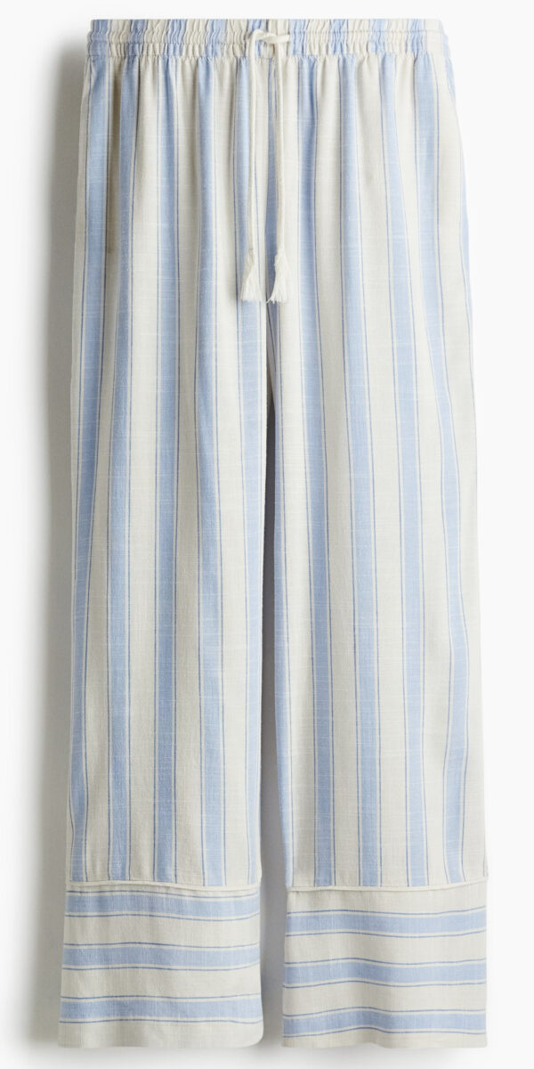 Sembrano pigiami, ma sono il trend più glam della stagione: tutti vogliono questi pantaloni a righe! Sembrano pigiami, ma sono il trend più glam della stagione: tutti vogliono questi pantaloni a righe!