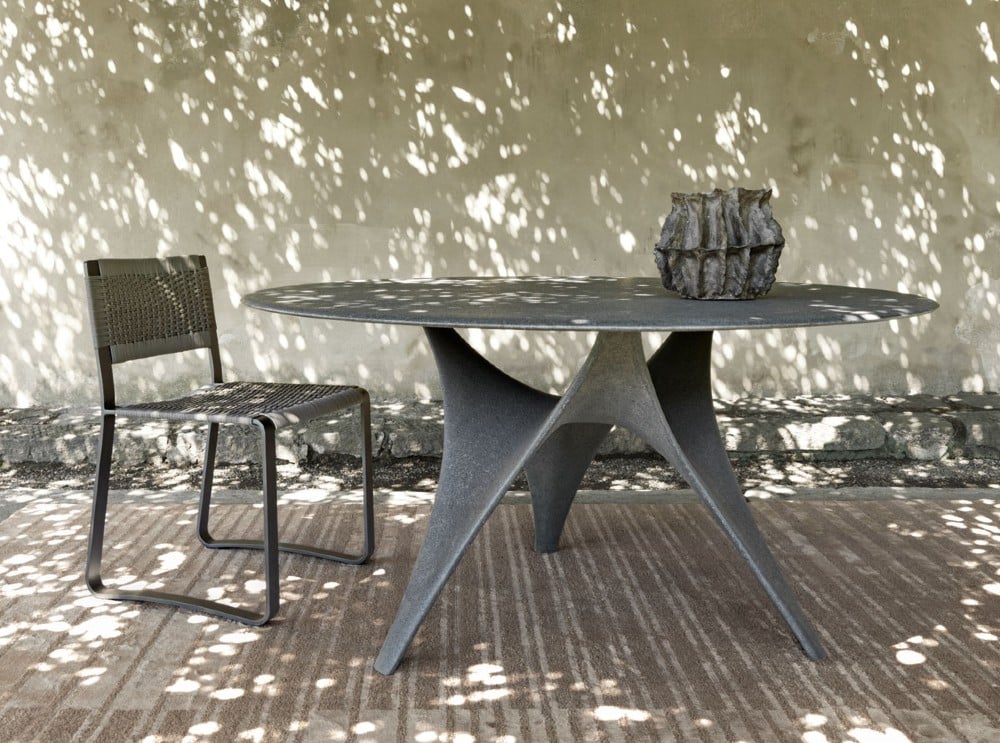 I tavoli da esterno che stanno facendo impazzire gli Interior designer sono questi! I tavoli da esterno che stanno facendo impazzire gli Interior designer sono questi!